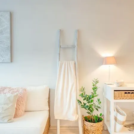 Seaside Serenity Cozy 2-br Escape Appartement *