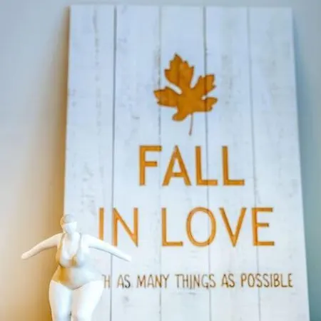 Seaside Serenity Cozy 2-br Escape Lägenhet *