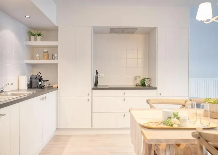 Seaside Serenity Cozy 2-br Escape *