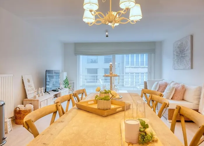 Seaside Serenity Cozy 2-br Escape 블랑켄베르크